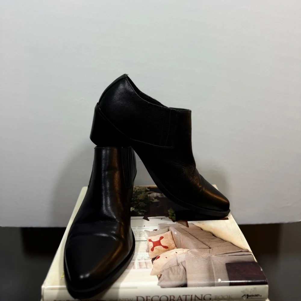 Steve Madden Size 8.5 Black Ankle Booties - Picture 8 of 14
